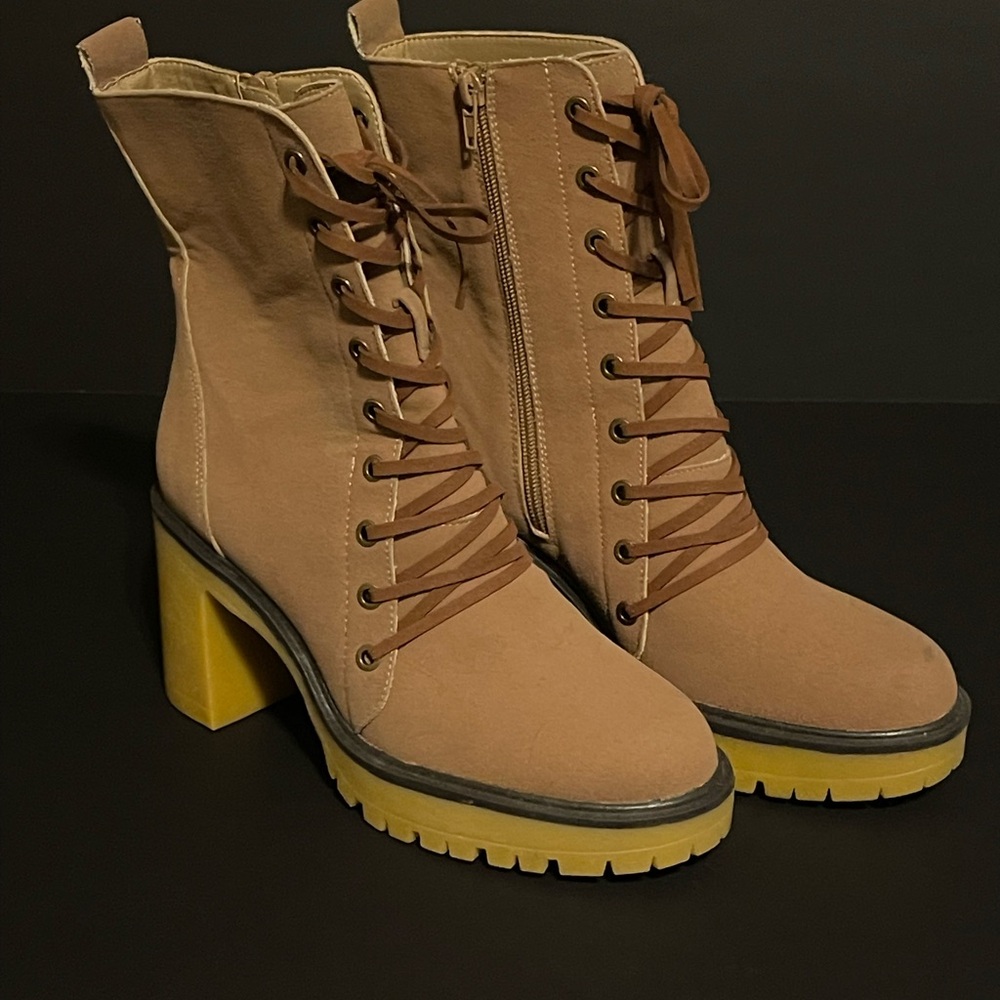 Oasis Society brown boots